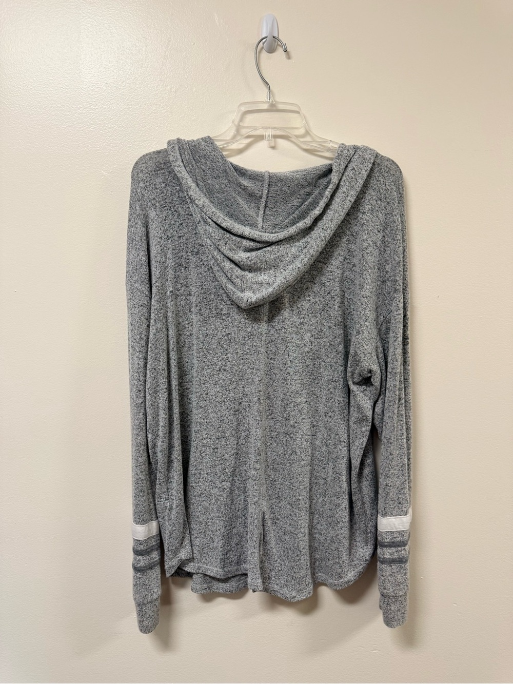 Market & Spruce Gray V-Neck Hoodie - Picture 6 of 6